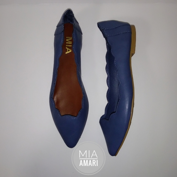 MIA- Amari Scallop Trim Flats - Picture 1 of 6